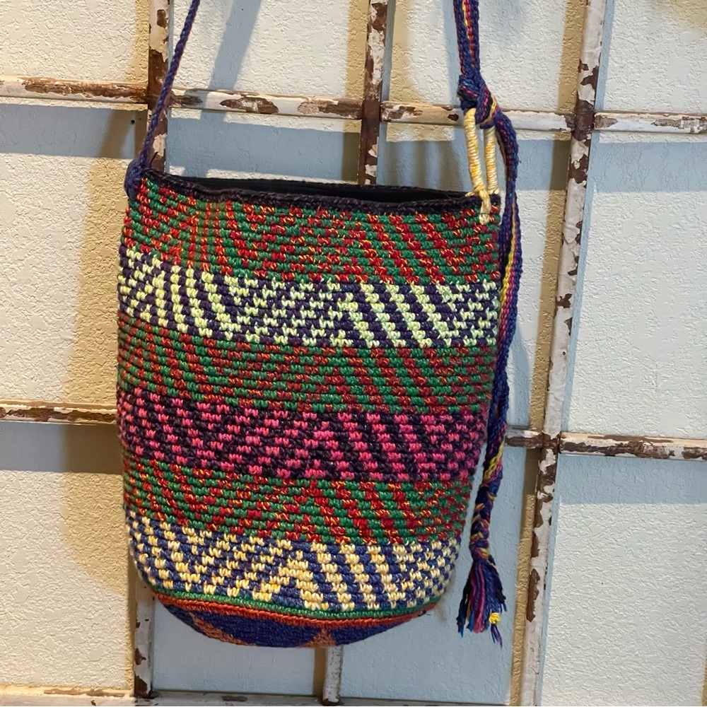 Artisan Guatemalan Shoulder Bag Boho Multicolor Chevron Design 12” x 11”